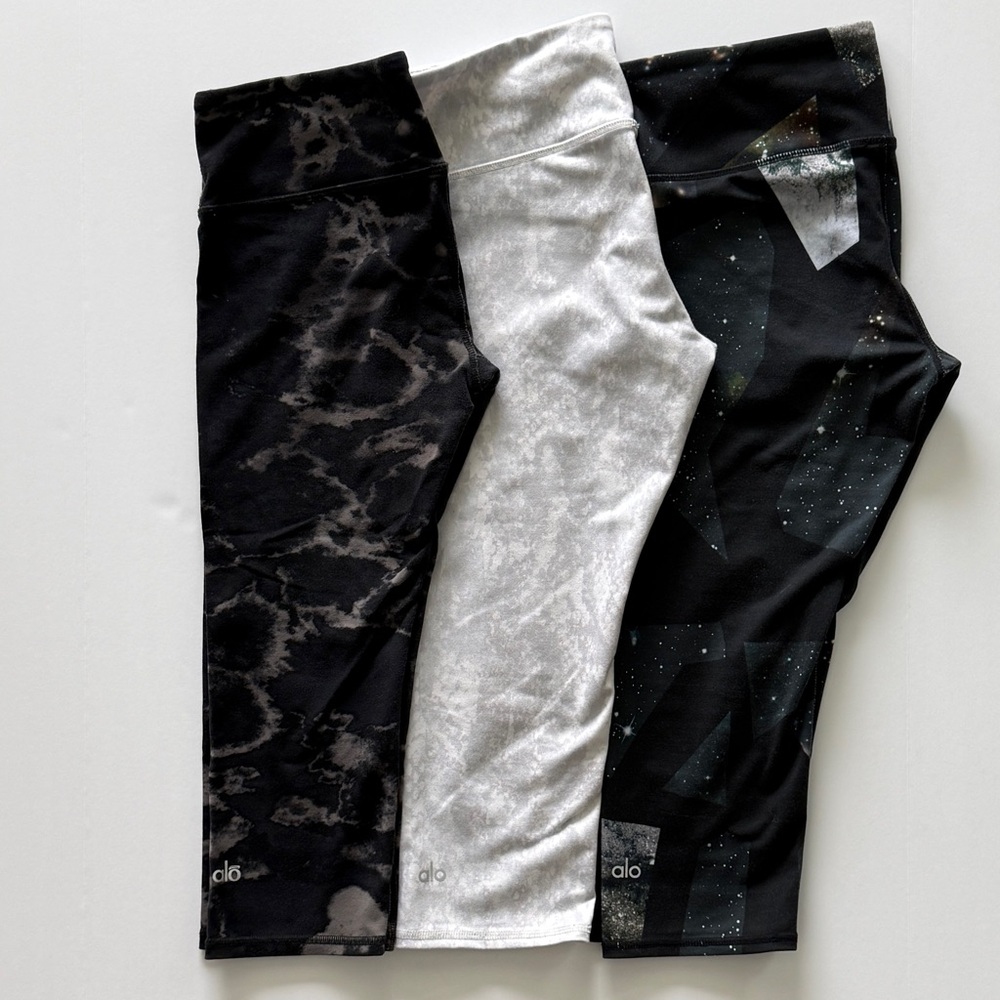 ALO Yoga Patterned Leggings Set - Black, Gray, and White